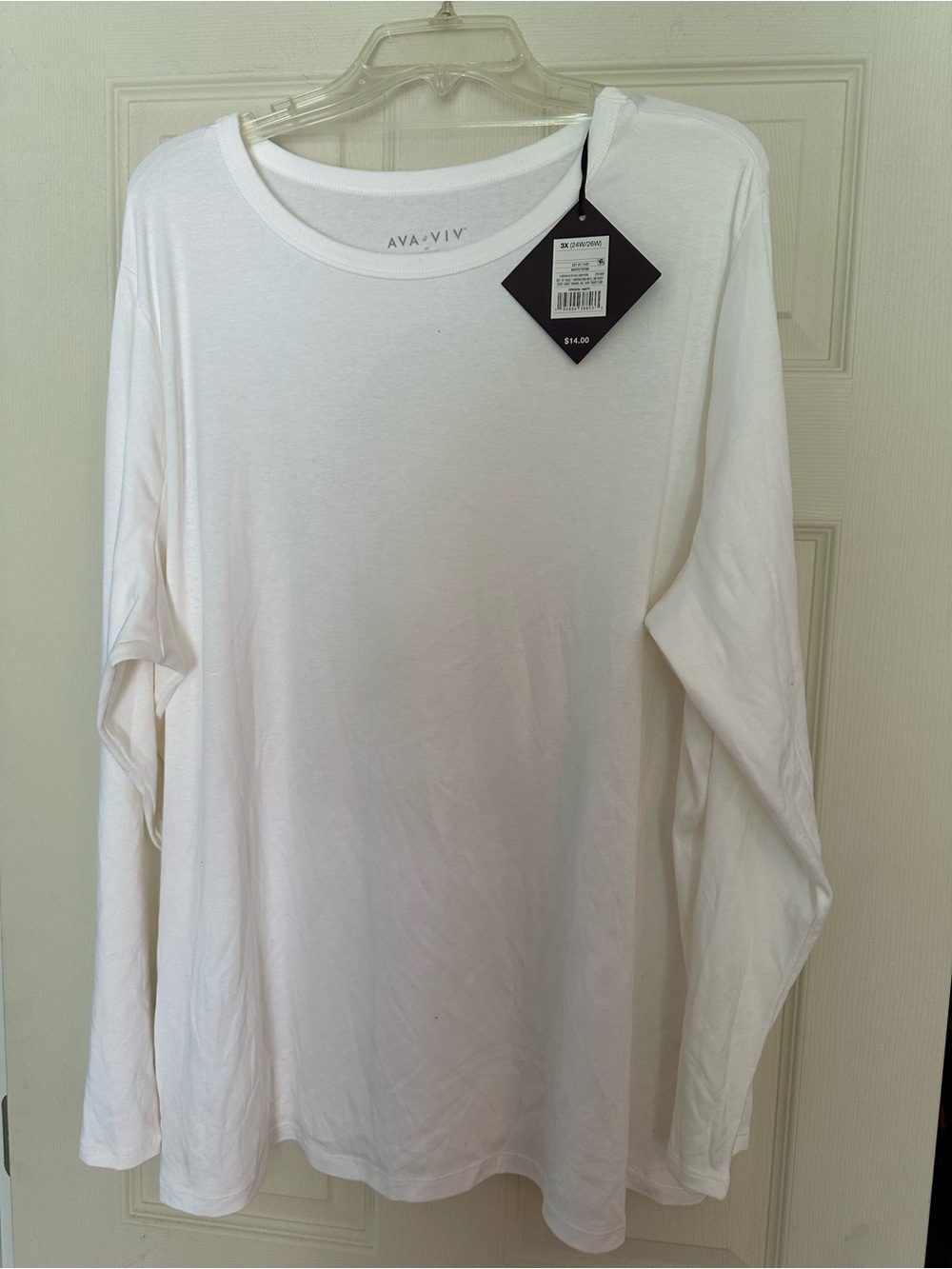 Ava & Viv Woman’s Long Sleeve Crew Neck Shirt - White